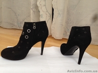 Напівчобітки замшеві чорні Італія - <ro>Изображение</ro><ru>Изображение</ru> #1, <ru>Объявление</ru> #1629723