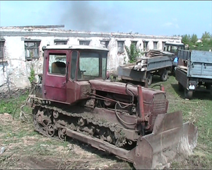Трактор-бульдозер ДТ-75 #1104