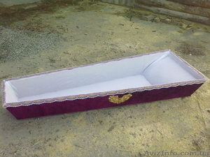 Обшитые гробы четырех и шести гранные