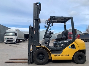 Вилочний автонавантажувач Komatsu,  з бічним зсувом та щоглою 4.5 метри.