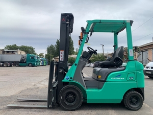 Вилочний автонавантажувач Mitsubishi,  2019 року з бічним зміщенням Модель: FGE15