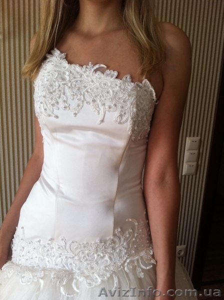 продаю rкрасивое свадебное платье - <ro>Изображение</ro><ru>Изображение</ru> #2, <ru>Объявление</ru> #694236