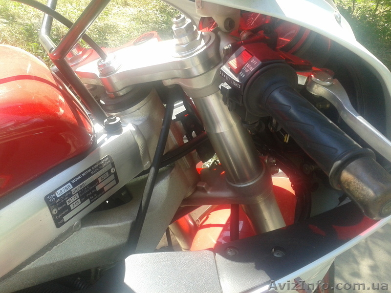 Мотоцикл Suzuki K-750 в отличном состоянии - <ro>Изображение</ro><ru>Изображение</ru> #5, <ru>Объявление</ru> #948368