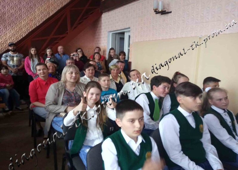 Жилет шкільний трикотажний - <ro>Изображение</ro><ru>Изображение</ru> #1, <ru>Объявление</ru> #1735078