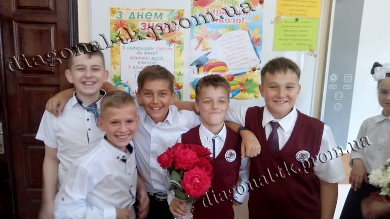 Жилетка в'язана для хлопчиків - <ro>Изображение</ro><ru>Изображение</ru> #1, <ru>Объявление</ru> #1735069